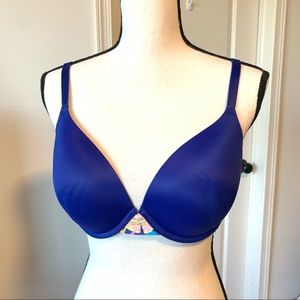 PINK VICTORIA’S SECRET Wear Everywhere Bra—34DD